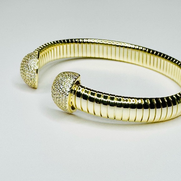 Elegant 18K Gold and Sterling Silver Cuff Bracelet - Picture 3 of 5